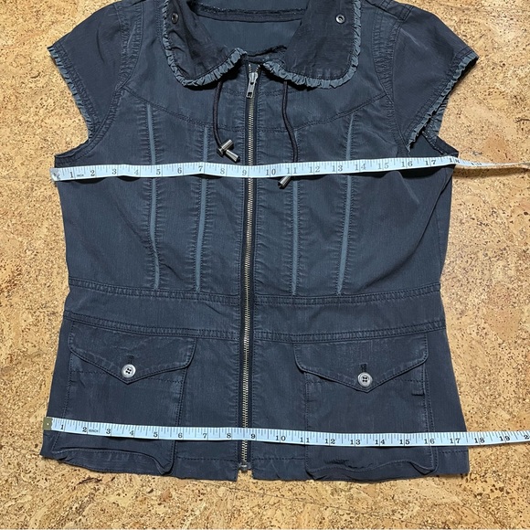 Dusol-ciel Charcoal Gray Zip Ruffle Edge Vest Sz 11/M - Picture 11 of 13